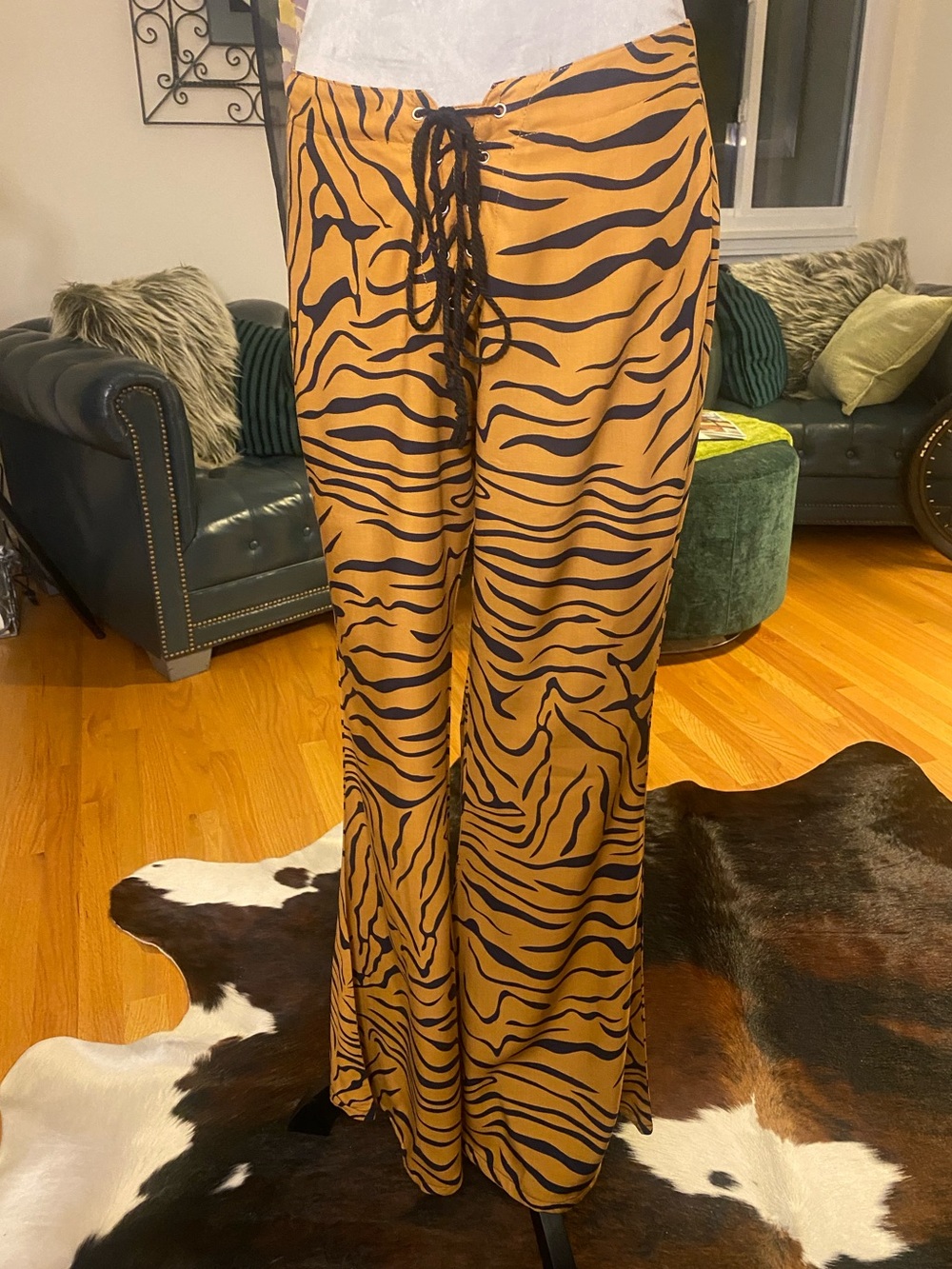 Vintage Bellbottoms — Tiger-Stripe- 
Ultra Retro 70’s style , lightweight!  M